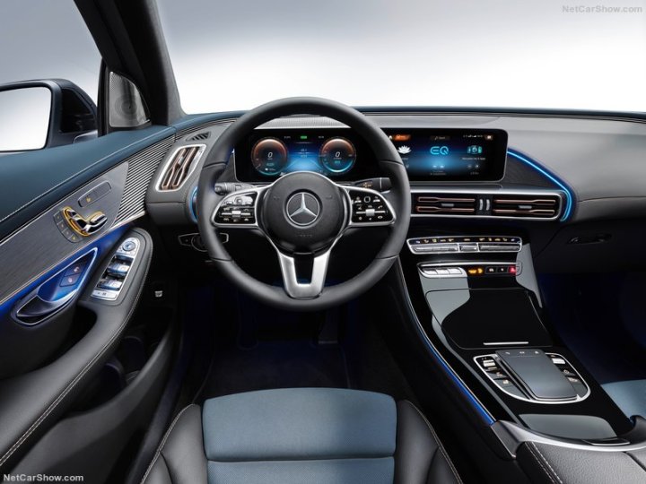 Mercedes-Benz-EQC-2020-800-28